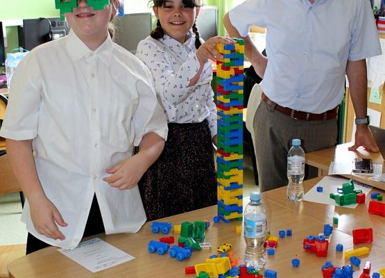 Grafika 219: Obchody Dnia Patrona w szkole w Wicku, 29 maja 2024