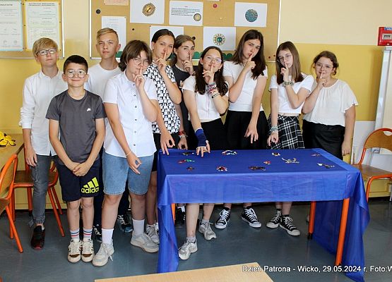 Grafika 220: Obchody Dnia Patrona w szkole w Wicku, 29 maja 2024