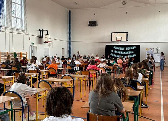 Grafika 8: Relacja z  Turnieju Wiedzy o Odnawialnych Źródłach Energii dla uczniów z powiatu lęborskiego