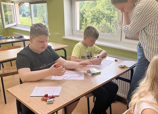 Grafika 12: Klasa IVB wzięła udział w warsztatach zorganizowanych w ramach Programu Projektor