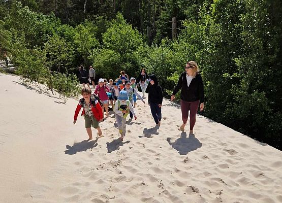 Grafika 34: Wycieczka do Rąbki i na wydmy ruchome klasy IB