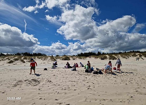 Grafika 45: Wycieczka do Rąbki i na wydmy ruchome klasy IB