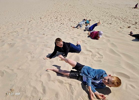 Grafika 48: Wycieczka do Rąbki i na wydmy ruchome klasy IB