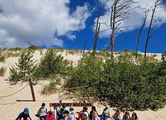 Grafika 49: Wycieczka do Rąbki i na wydmy ruchome klasy IB