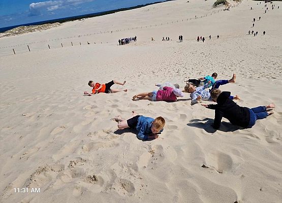 Grafika 55: Wycieczka do Rąbki i na wydmy ruchome klasy IB