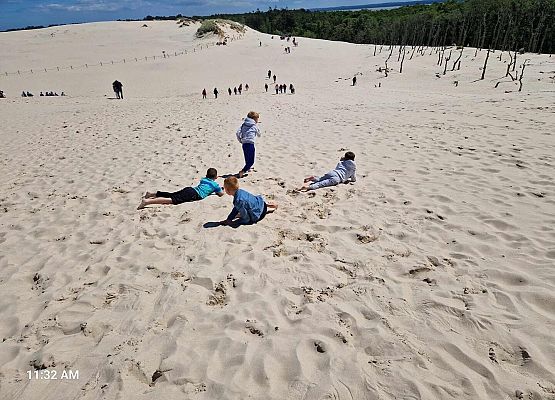 Grafika 66: Wycieczka do Rąbki i na wydmy ruchome klasy IB