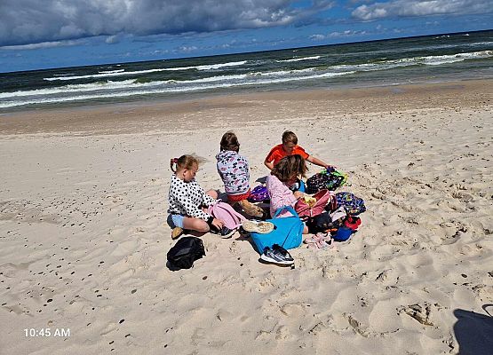 Grafika 67: Wycieczka do Rąbki i na wydmy ruchome klasy IB