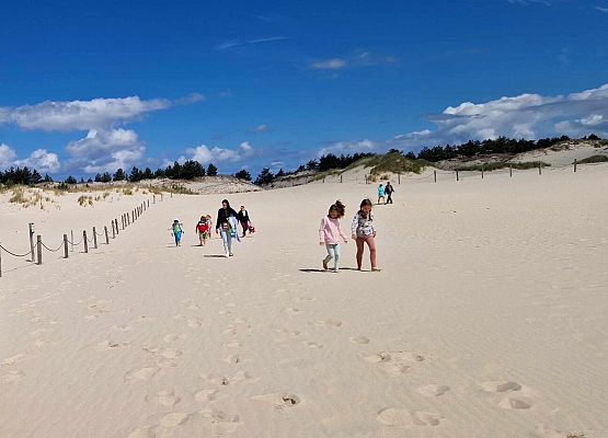 Grafika 72: Wycieczka do Rąbki i na wydmy ruchome klasy IB