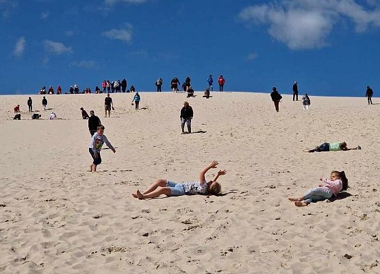 Grafika 76: Wycieczka do Rąbki i na wydmy ruchome klasy IB