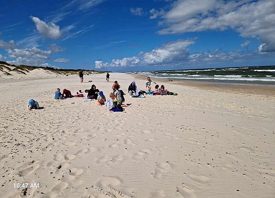 Grafika 87: Wycieczka do Rąbki i na wydmy ruchome klasy IB