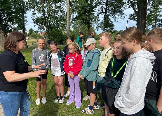 Grafika 9: Wizyta OSP Wicko podczas Dnia Sportu i Dnia Dziecka w szkole w Wicku