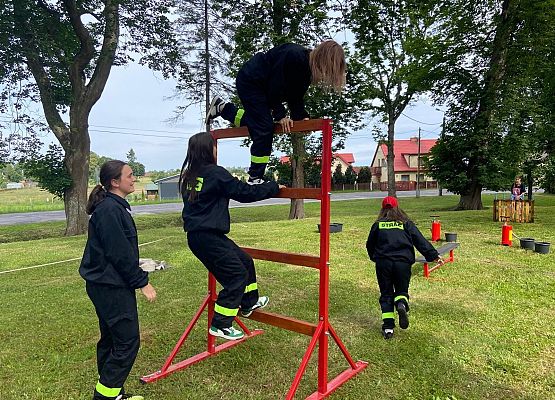Grafika 14: Wizyta OSP Wicko podczas Dnia Sportu i Dnia Dziecka w szkole w Wicku