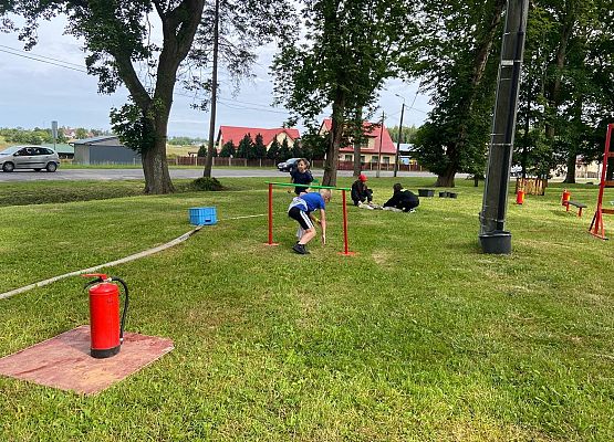 Grafika 21: Wizyta OSP Wicko podczas Dnia Sportu i Dnia Dziecka w szkole w Wicku