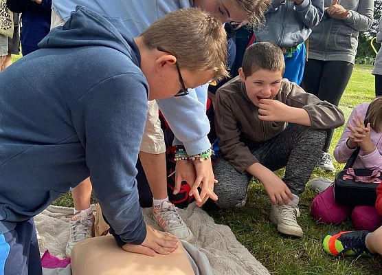 Grafika 23: Wizyta OSP Wicko podczas Dnia Sportu i Dnia Dziecka w szkole w Wicku