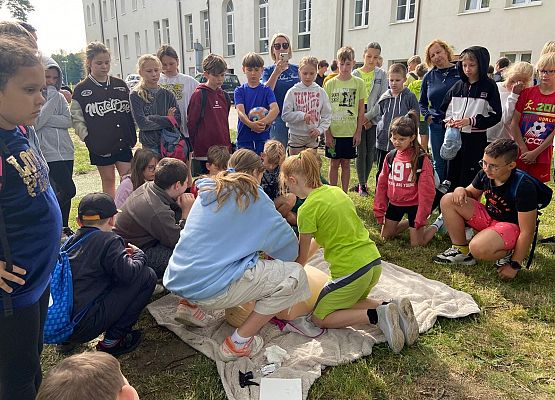 Grafika 30: Wizyta OSP Wicko podczas Dnia Sportu i Dnia Dziecka w szkole w Wicku