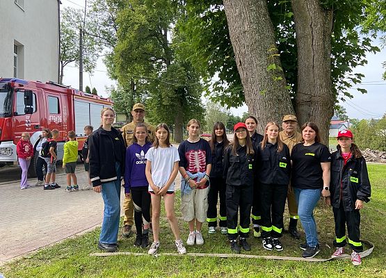 Grafika 40: Wizyta OSP Wicko podczas Dnia Sportu i Dnia Dziecka w szkole w Wicku