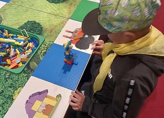 Grafika 2: Wycieczka kl. IIA do Gdańska na wystawę LEGO
