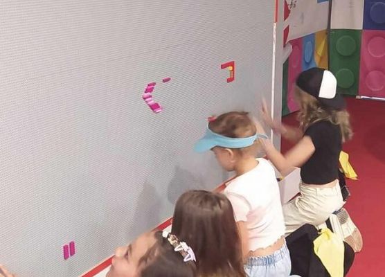 Grafika 21: Wycieczka kl. IIA do Gdańska na wystawę LEGO