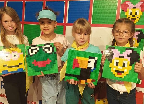 Grafika 40: Wycieczka kl. IIA do Gdańska na wystawę LEGO