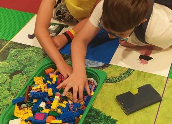 Grafika 50: Wycieczka kl. IIA do Gdańska na wystawę LEGO