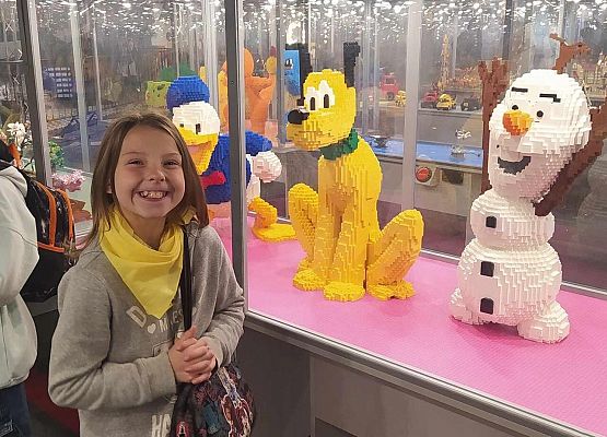 Grafika 54: Wycieczka kl. IIA do Gdańska na wystawę LEGO
