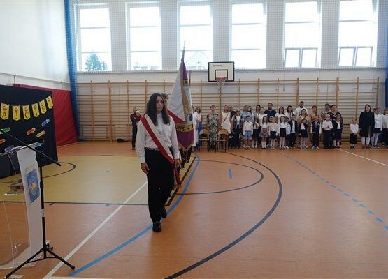 Grafika 1: Uroczysty apel z okazji rozpoczęcia roku szkolnego 2024/2025