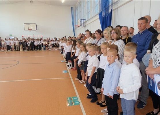 Grafika 7: Uroczysty apel z okazji rozpoczęcia roku szkolnego 2024/2025