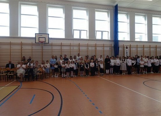 Grafika 8: Uroczysty apel z okazji rozpoczęcia roku szkolnego 2024/2025