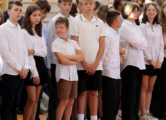 Grafika 75: Uroczysty apel z okazji rozpoczęcia roku szkolnego 2024/2025