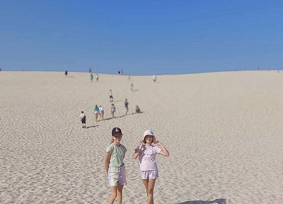 Grafika 3: Biwak kl. VA z lekcją geografii w tle