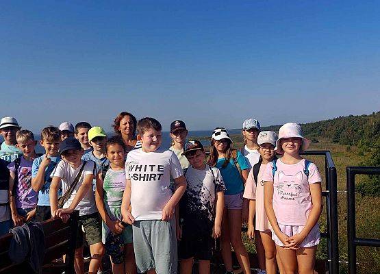 Grafika 5: Biwak kl. VA z lekcją geografii w tle