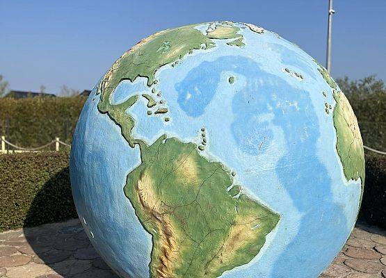 Grafika 10: Biwak kl. VA z lekcją geografii w tle