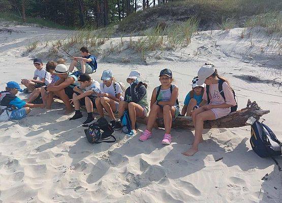 Grafika 12: Biwak kl. VA z lekcją geografii w tle