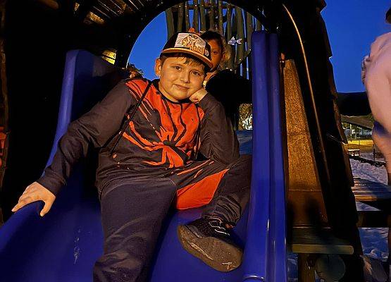 Grafika 14: Biwak kl. VA z lekcją geografii w tle