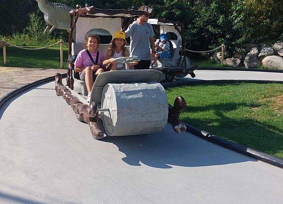 Grafika 35: Biwak kl. VA z lekcją geografii w tle