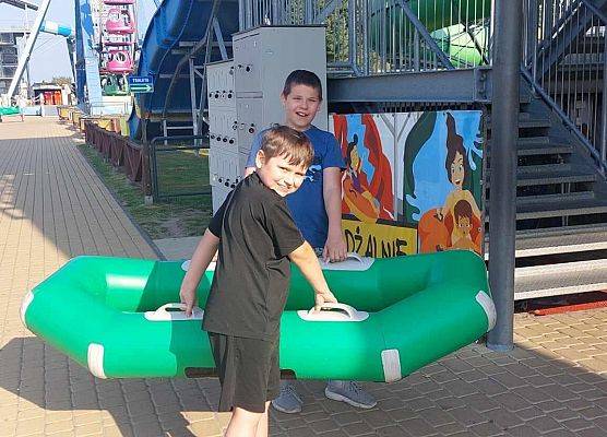 Grafika 36: Biwak kl. VA z lekcją geografii w tle