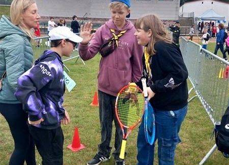 Grafika 4: Nasi wolontariusze z klas starszych SP Wicko wspierali organizację XV Olimpiady dla Osób z Niepełnosprawnościami w Charbrowie