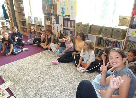 Grafika 3: Wtorkowy Turniej Literacki z klasą IVB "Tuwim kontra Brzechwa"