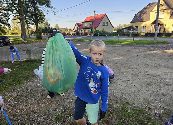 Grafika 8: Akcja Sprzątania Świata w naszej szkole