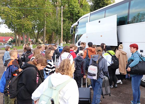 Grafika 2: Uczniowie klas VII-VIII SP Wicko wyruszyli na wycieczkę do Gdańska