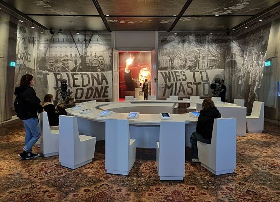 Grafika 1: Fotorelacja z Gdańska z wycieczki starszych uczniów SP Wicko - nasi "podróżują z klasą"