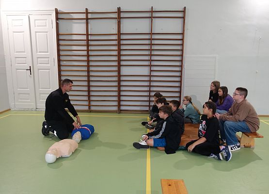 Grafika 3: Szkolenie z zakresu pierwszej pomocy przedmedycznej dla kl. IV-VI