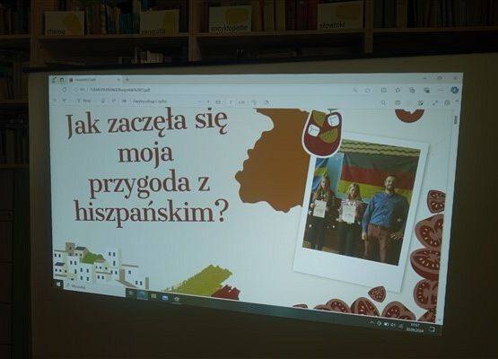 Grafika 12: Urodziny Cervantesa w Bibliotece Szkolnej w Wicku, czyli zajęcia o kulturze Hiszpanii z absolwentką naszej szkoły, Malwiną Koss