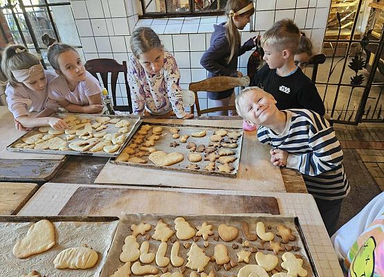 Grafika 25: Wizyta uczniów klas pierwszych SP Wicko w Piekarni Manufaktura w Łebie