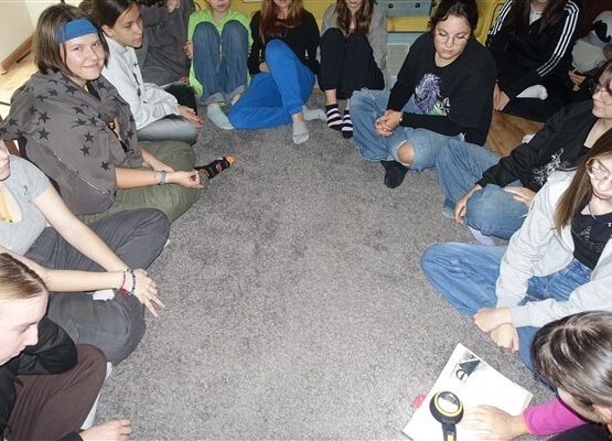 Grafika 2: Dni "nocnego czytania" w naszej bibliotece