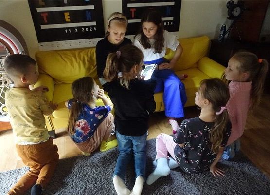 Grafika 8: Dni "nocnego czytania" w naszej bibliotece