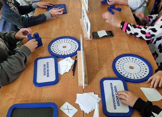 Grafika 9: Naukobus z Warszawy zawitał do szkoły w Wicku!