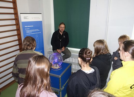 Grafika 54: Naukobus z Warszawy zawitał do szkoły w Wicku!