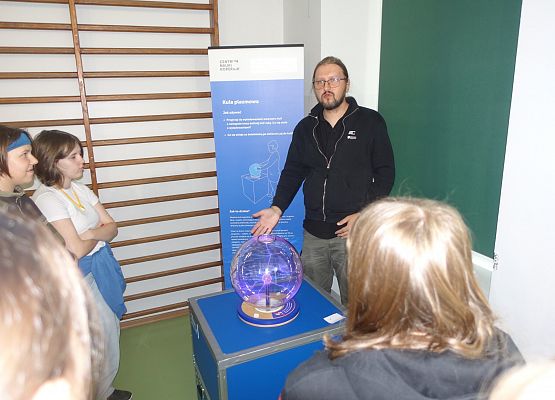 Grafika 62: Naukobus z Warszawy zawitał do szkoły w Wicku!