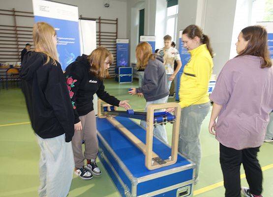 Grafika 69: Naukobus z Warszawy zawitał do szkoły w Wicku!